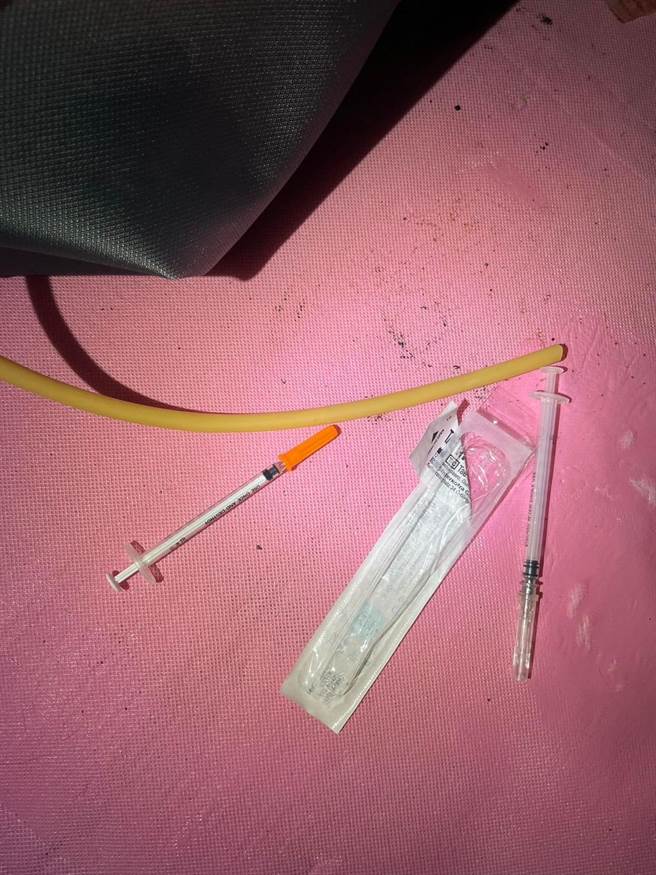 发现的针筒被警方验出毒品阳性。(黄敬文翻摄)