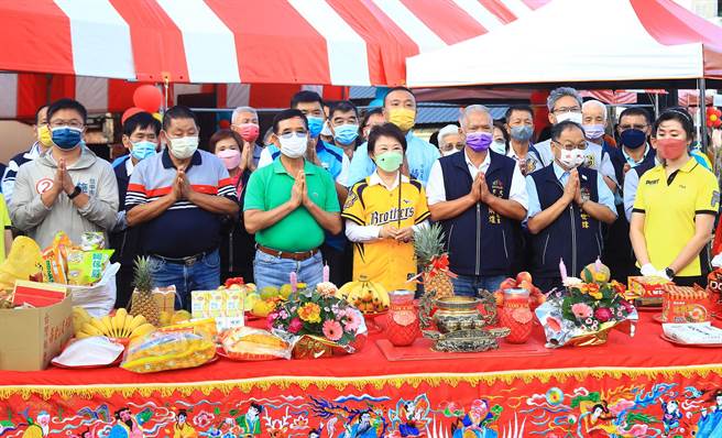 大安区公所今日举行大安区综合性市民服务大楼开工祈福典礼，由市长卢秀燕主持。(陈世宗摄)