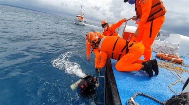 恆春潛客失聯未上岸，海巡即刻救援。(海巡署提供)