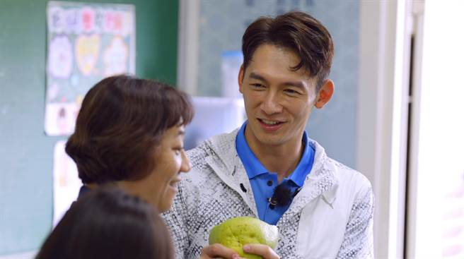 温升豪参与小学生课程。（MyVideo提供）