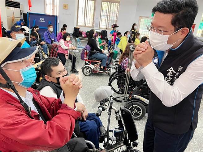 新北市议员金瑞龙争取设置非典型就业多元空间。（金瑞龙提供／李奇叡新北传真）