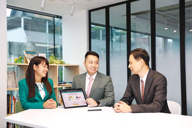 玉山證券發展「證券即服務SaaS」（Securities as a Service）商業模式，採取和一般證券商不同的創新經營方式，實現普惠場景金融。圖／玉山證券提供