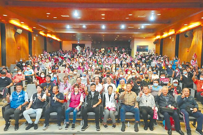 南投县体育界，6日成立南投县长候选人许淑华后援会。（许淑华服务处提供／廖志晃南投传真）