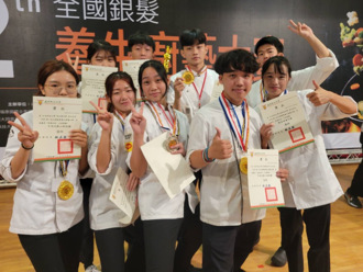 弘光科大學生全國銀髮養生廚藝大賽 橫掃8金2銀1銅佳績