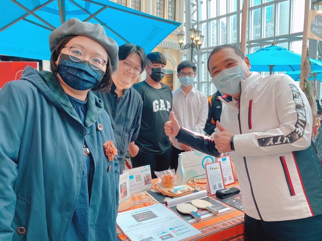 侯市长勉励族人，创业不要怕，新北百万后盾让你靠。（图/新北市政府原民局提供）