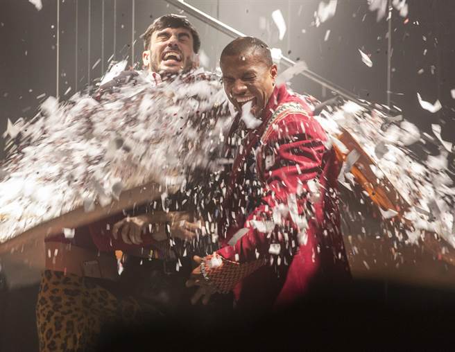 《极限震撼》带给观眾360度环绕空间零死角的沉浸式表演。（宽宏提供）