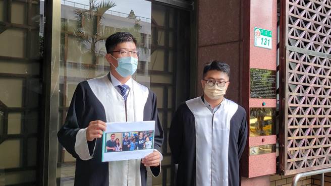 詹晋鉴(左)(陈志贤摄)