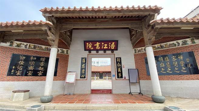 因疫情停办1年的第16届两岸金门书展，将于11月11日至13日在浯江书院开展，欢迎喜好阅读及艺文的乡亲们前往参观选购(于家麒摄)