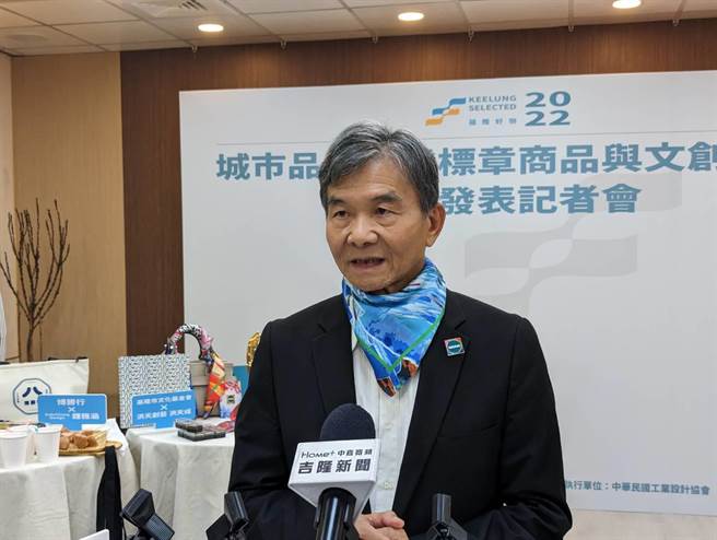 基隆市副市長林永發8日表示，國道客運9026在符合基隆市府提出的三點要求前，不會貿然更換經營業者。（張志康攝）