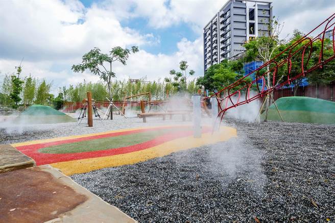 芎林乡公四水雾自然游戏场打造全龄化特色公园，获得金竹奖「设施及其他工程类」特优。（罗浚滨摄）