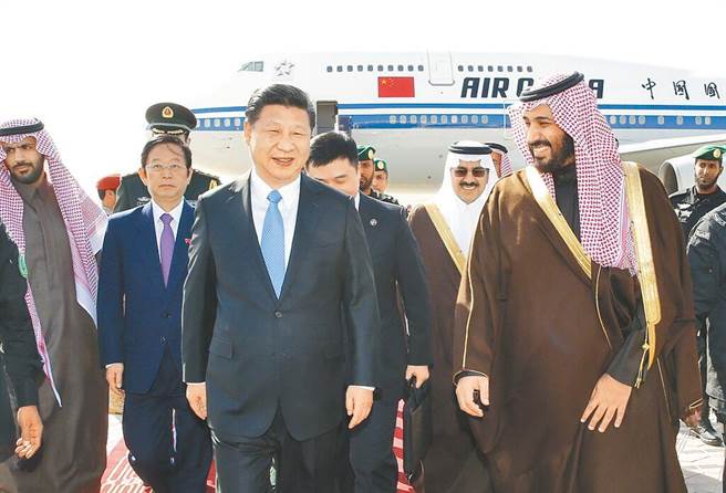 圖為習近平（前排左）2016年1月訪問沙國。（圖／新華社資料照）