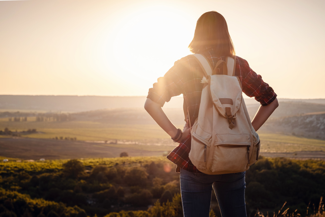 研究发现，不快乐或孤独比吸烟更会加速衰老。( 示意图 / Shutterstock )