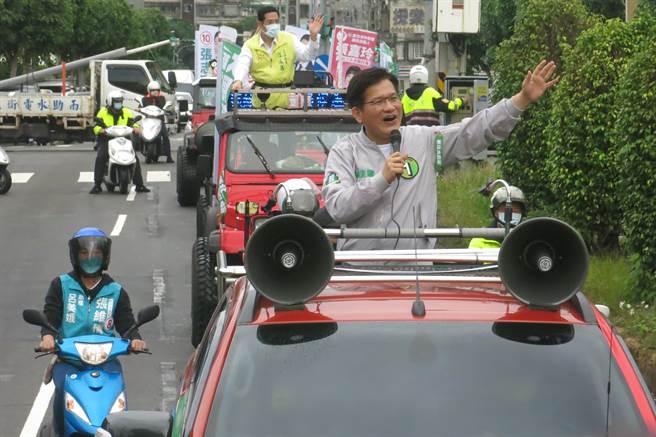 林佳龙强调，自己担任过交通部长，对交通维持计画非常熟悉，不会被欺骗。（李奇叡摄）