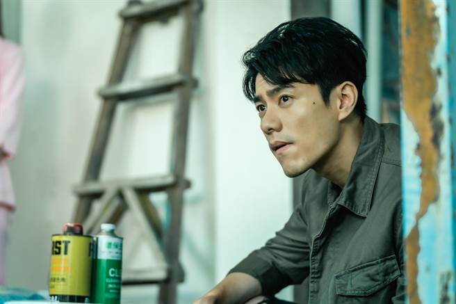 李程彬演出《她和她的她》狂圈粉。（Netflix提供）