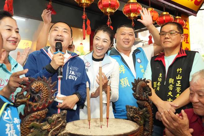 新北市市长侯友宜称讚许淑华心目中永远只有南投县民，南投县民是她心目中最大咖。（许淑华竞办提供／杨静茹南投传真）