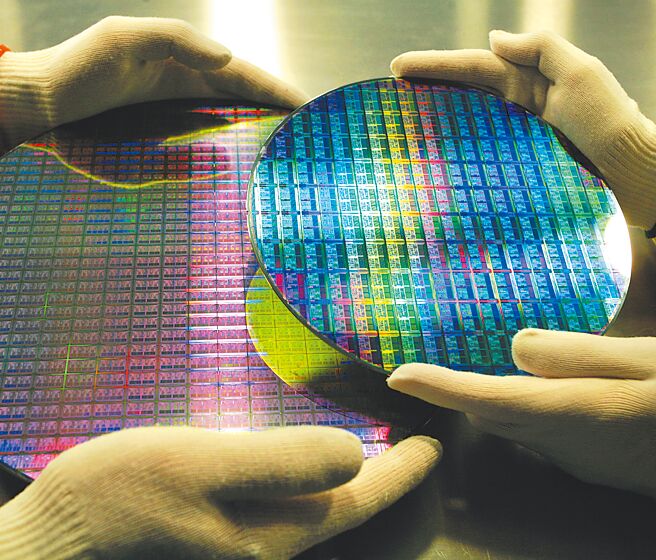 美國科技審查範圍擴大，即使中國是全球最大的需求市場，全球晶片製造商也不得不重新權衡。圖／美聯社