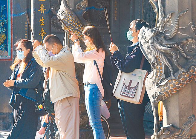 防疫措施新政策7日起上路，进入公共场所不用量体温，宗教活动和部分场域的疫苗3剂令也取消。（陈君玮摄）