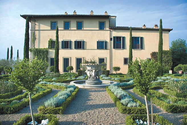 2.搖滾詩人史汀的酒莊有500年歷史，位於義大利佛羅倫斯近郊。（浩詠提供）飲酒過量有害健康