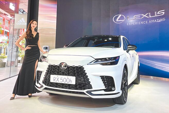 Lexus总代理和泰汽车昨（7日）公布全新RX系列车型编成并开放接单，共有4 种动力、10个车型选择，预接单价自248万元起。其中包含RX歷代以来最强动力的500h车型（见图，预接单价370万元）。（图／陈大任）