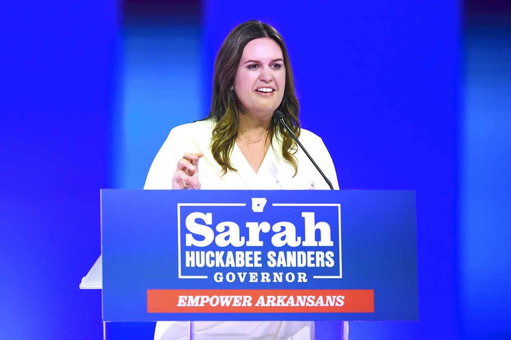 作风强硬的前川普白宫发言人桑德斯（Sarah Huckabee Sanders）在阿肯色州（Arkansas）的州长选举中胜选，将成为阿州史上首位女州长。（图／美联社）(photo:ChinaTimes)
