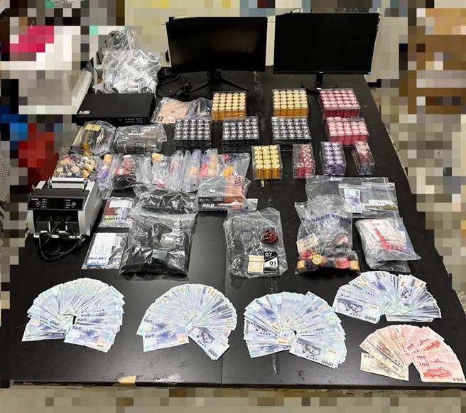 中市警查獲隱身鬧區大樓賭場，帶回賭場員工10人及賭客31人調查，依法送辦。（民眾提供／陳淑芬台中傳真）