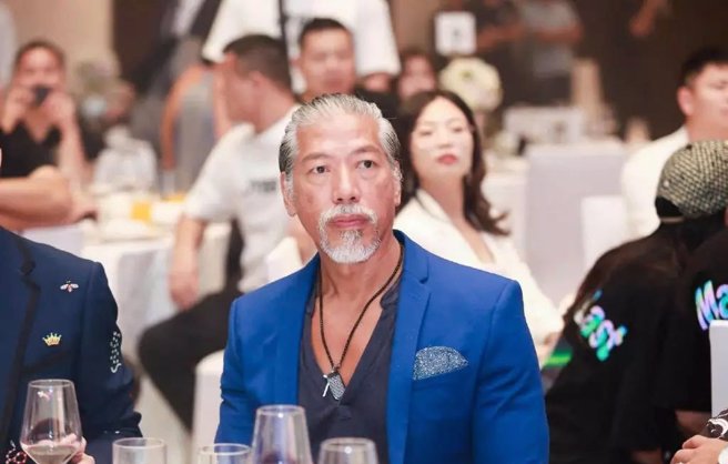 张耀扬越老越有味道，甚至被大家认为是「年过50美魔男星」。(图/微博)