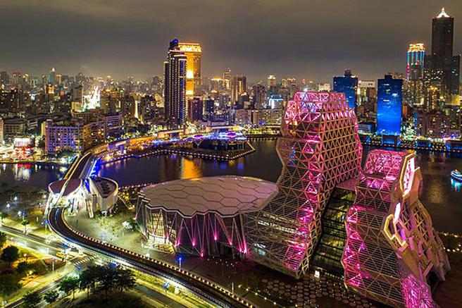 用高雄好玩卡轻松畅游，体验高雄夜之魅力。　图：高雄市政府观光局／提供