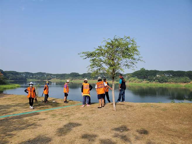 斗六市最大水域紫藤湖是云林科工区竹围子区的滞洪池。（周丽兰摄）