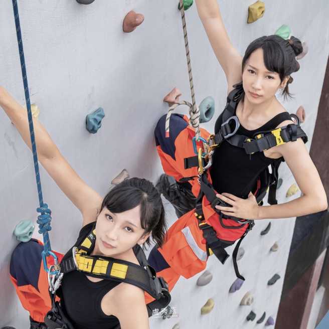 台中市市长卢秀燕特别刊出「2023消防形象月历」内页，引发关注。（图／取自卢秀燕脸书）