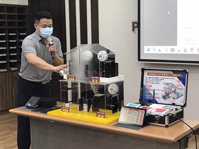 屏东县住宅用火灾警报器（住警器）安装率达99％，但消防局发现仍有效果不足之处，为此，团队运用AI及物联网技术打造「跨域多元通报平台」。（谢佳潾摄）