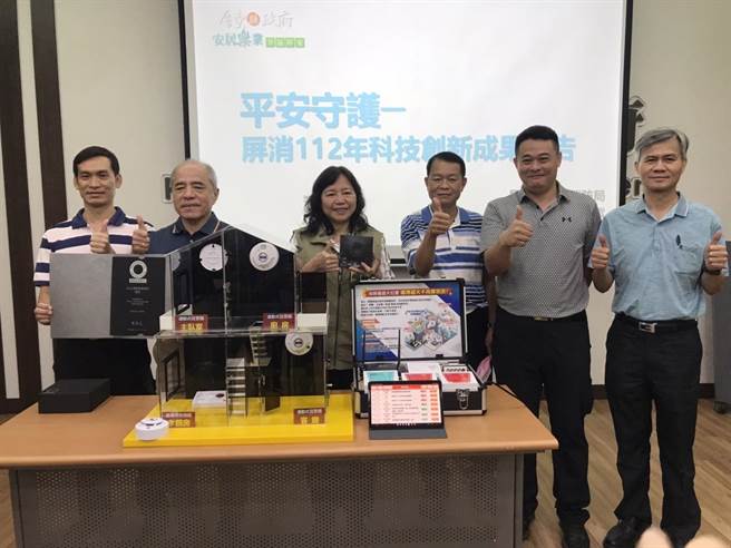 屏东县住宅用火灾警报器（住警器）安装率达99％，但消防局发现仍有效果不足之处，为此，团队运用AI及物联网技术打造「跨域多元通报平台」。（谢佳潾摄）