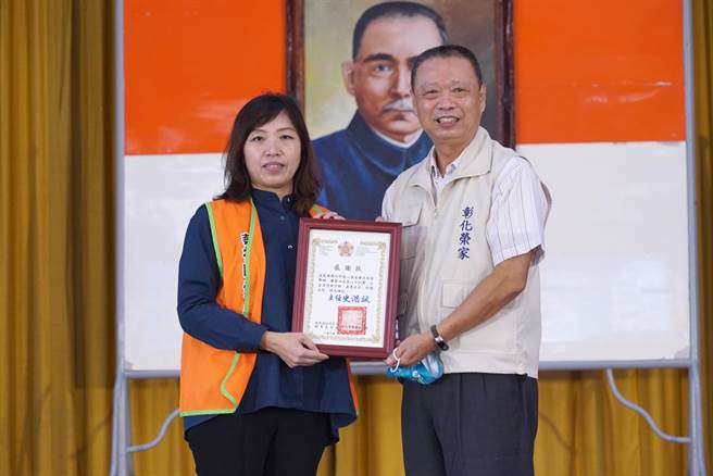 4组歌手轮番上阵，献唱多首悦耳动听的经典老歌，现场长辈听得如痴如醉。（吴建辉摄）