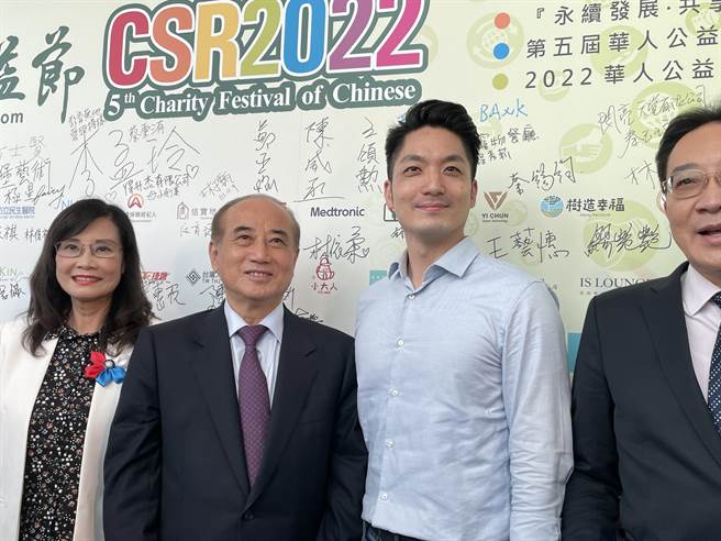 蔣萬安與王金平合照。（楊亞璇攝）