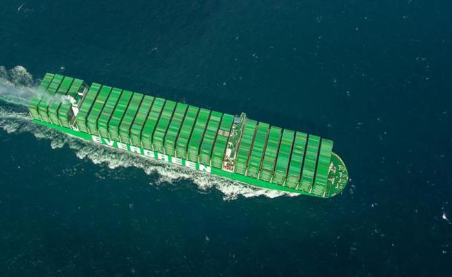 （長榮10月合併營收456.48億元，跌破500億元，較上個月減少45.44億元，月減9.05％，與去年同期比較減少70.82億元，年減13.43％。圖／長榮提供）