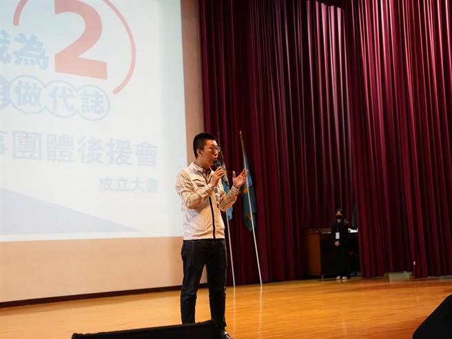 国民党新北市议员候选人吴训孝反酸，拿芦洲银河湾计画来对比五股垃圾山和新庄塭仔圳，就可以知道林佳龙对新北依然是很不熟悉。(黄敬文摄)