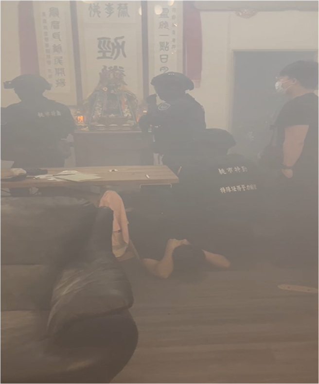 龟山警方日前攻坚，破获人蛇集团。（翻摄照片）