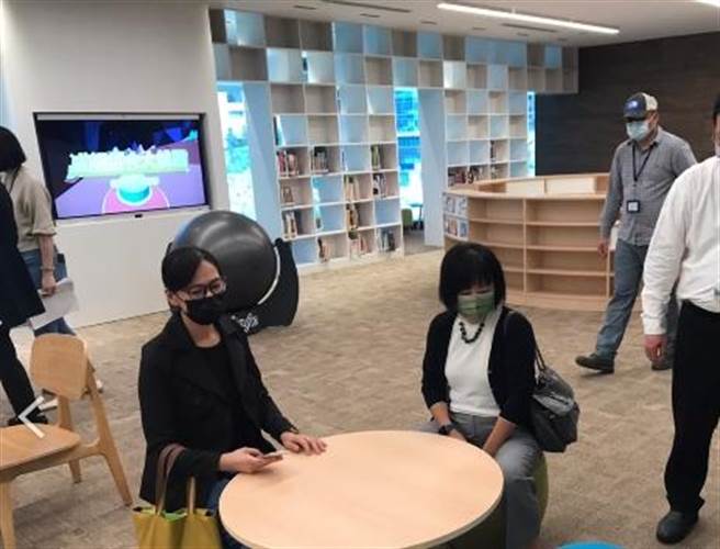 妇幼安全委员勘查。(馆方提供／蔡依珍桃园传真)