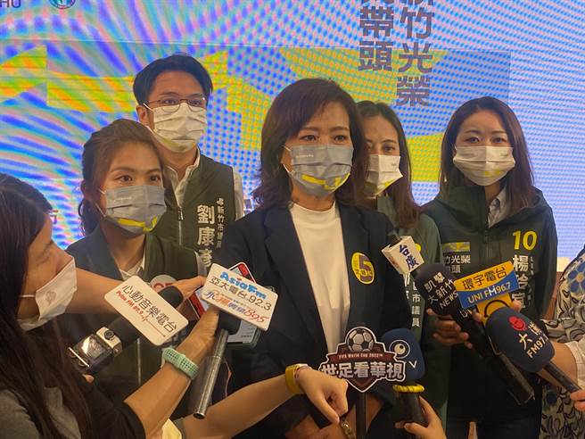 针对高杨会，民进党新竹市长候选人沈慧虹今晚表示，很惊讶，但也酸说，这恐怕是提篮假烧金、政治利益交换吧。（陈育贤摄）