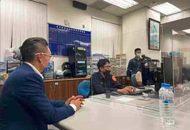 洪孟楷针对绿营侧翼造假抹黑，前往台北市中正一分局提告。（洪孟楷提供）