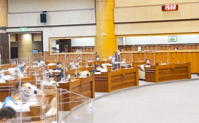 九合一選舉進入關鍵時刻，基隆市議員有不少新人投入，讓議員選舉變數橫生，爭取連任的議員都戰戰兢兢。（張志康攝）