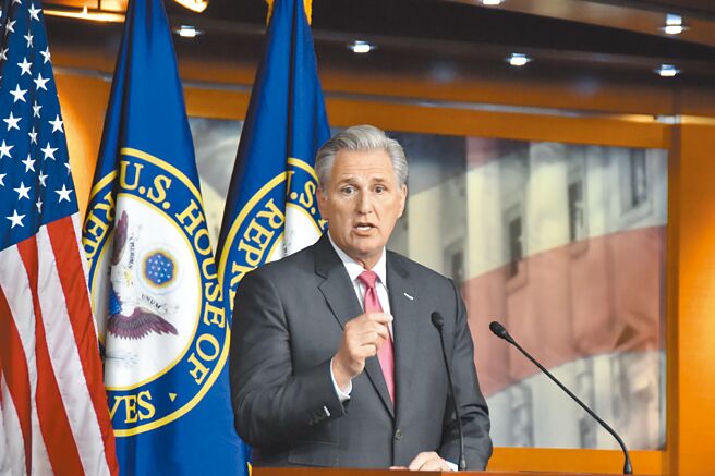 美国期中选举当地时间8日登场，一旦共和党成功夺下眾议院，共和党领袖麦卡锡有望成为眾议院议长。（中新社）