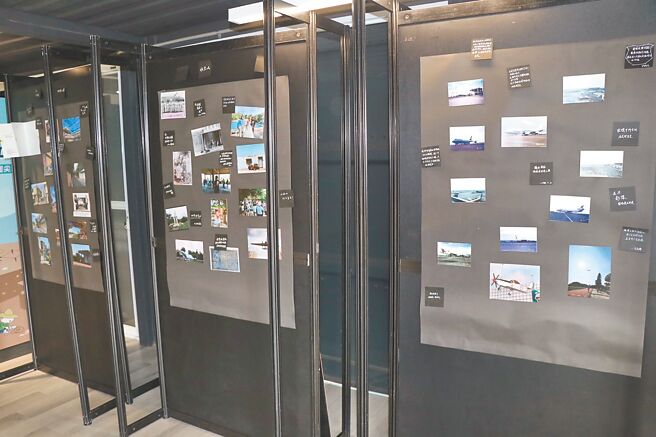 桃园航空城文史调查驻地工作站办理「回忆当园」大园区歷史变迁互动式展览，以照片为主轴，串联大园歷史变迁，展期至11月底结束，已吸引许多在地居民前来观展。（蔡明亘摄）