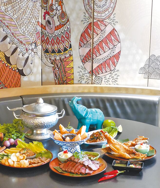 飨宾集团旗下的泰国菜飨泰多，推出桃园与高雄双11限定优惠，消费满额可用111元加菜。（飨宾集团提供）