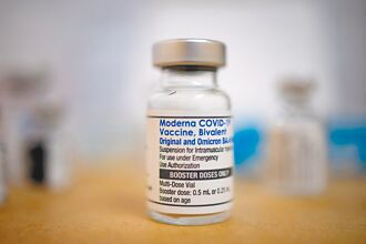 首批莫德納次世代疫苗抵台 18日起開打