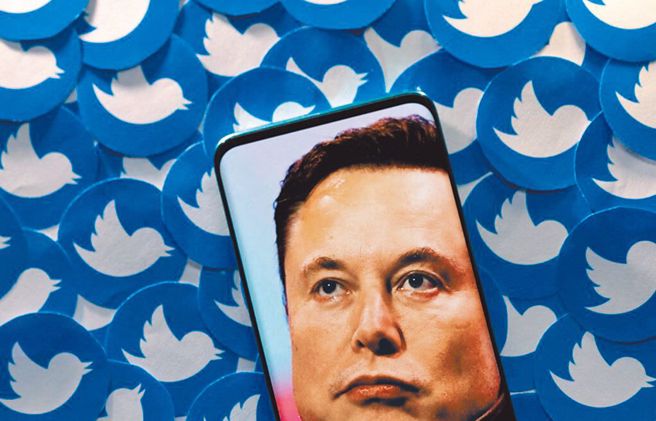 億萬富豪馬斯克（Elon Musk）買下推特後，賣出他公司特斯拉的價值39.5億美元（約新台幣1260億元）股票。(圖/路透)