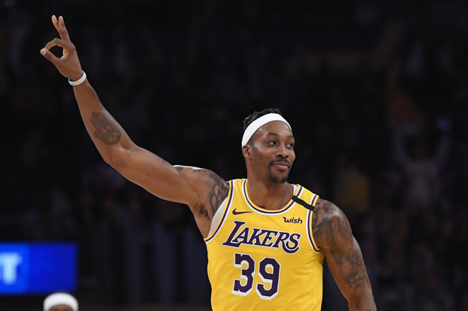 霍华自从肩膀受伤后，自主进攻能力丧失一大半。(美联社)