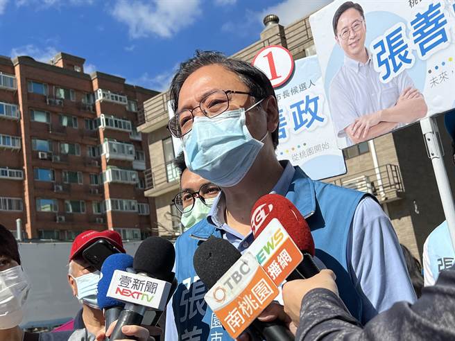 國民黨桃園市長候選人張善政今（10）日表示，「民進黨網路黑函抹黑台北蔣萬安，大撒幣夾報誣蔑桃園張善政」，同時猛轟「綠營抹黑拚輔選，台灣治安更危險」。(蔡依珍攝)