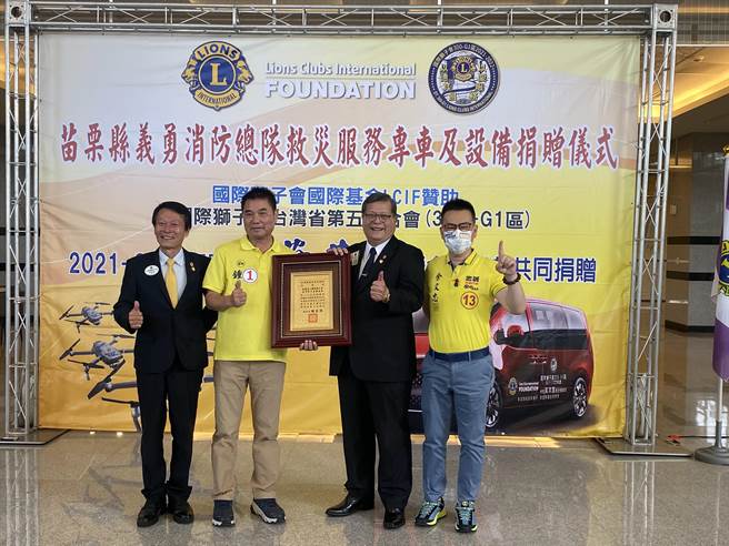 锺东锦表示，若顺利当选县长，将在明年就尽力促成苗栗县消防外勤人员可以达到勤1休1的状况。（锺东锦竞选团队提供／李京升苗栗传真）