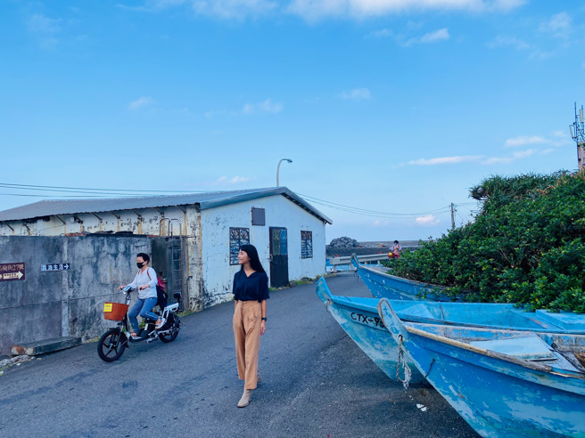 漫步马岗渔村感受当地人日常。梅庭是日式木构建筑风格。 （图/ 行遍天下）