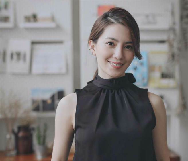 许蓝方回覆早泄男网友时非常有耐心。(图/许蓝方 FB)